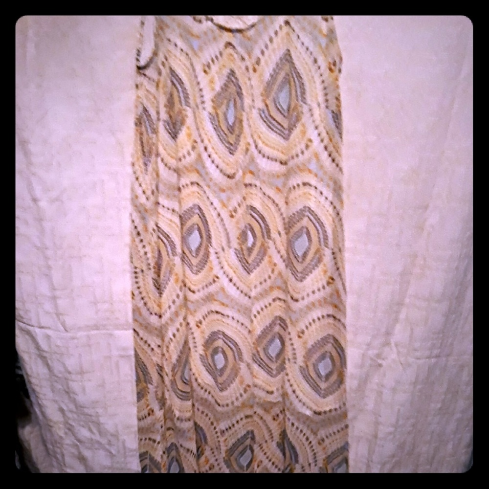 Sleeveless dress w/ crochet back